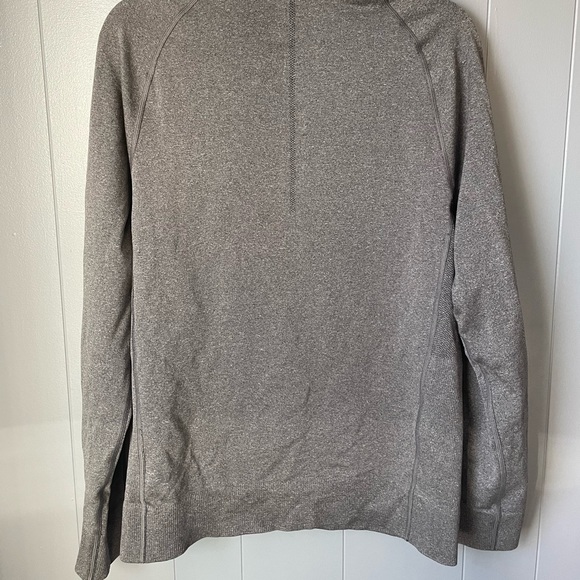 Mens Lululemon • Grey Training Jacket w/ contrast zipper • M - Picture 2 of 4